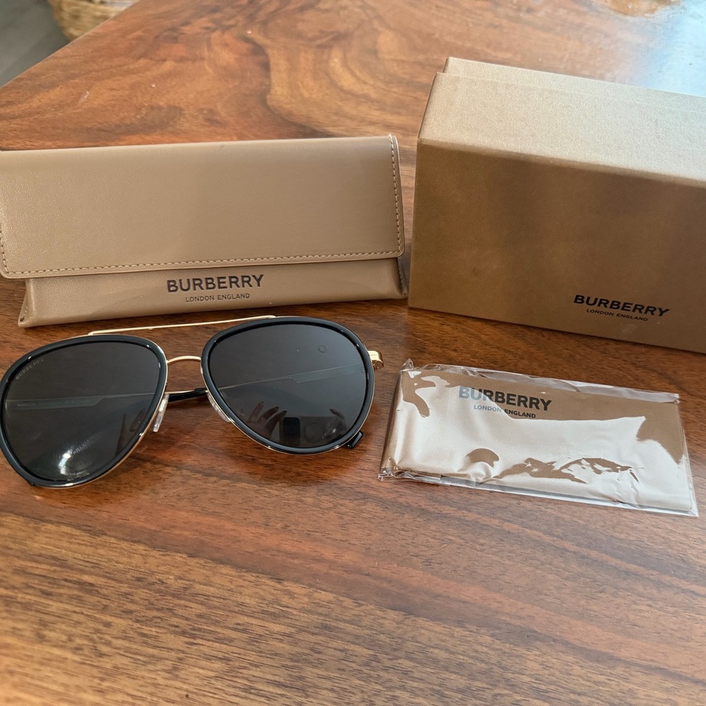 Burberry Black Aviator Sunglasses with Adjustable Nosepads